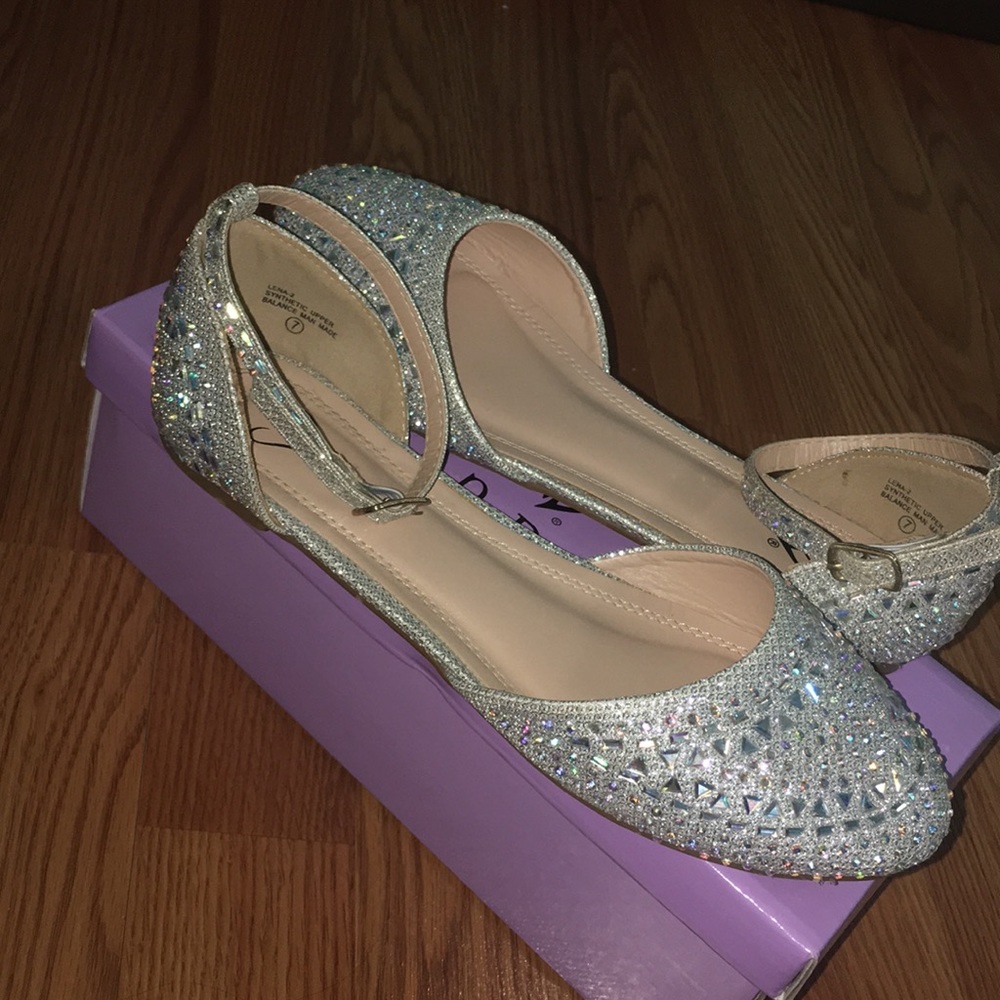 Sliver diamond flats💎